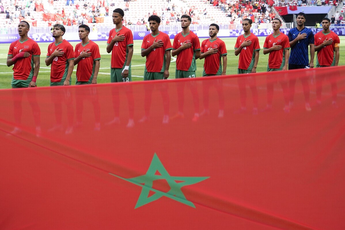 Le Maroc crée des remous avec un jeu raffiné et des supporters fervents aux Jeux olympiques. L'Espagne attend en demi-finales de football